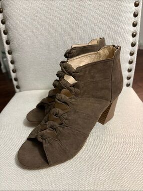 Metaphor Olive Suede Knot-Tie Block Heel Sandals